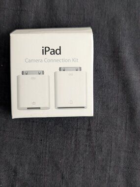 LIKE NEW IPad Camera Connection Kit